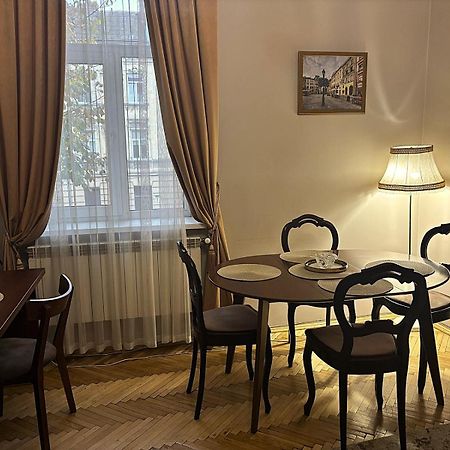 Glorious Apartment Near The Old City Lemberg Exterior foto